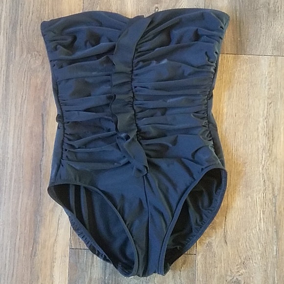Miraclesuit Other - Miraclesuit one piece black swimsuit size medium